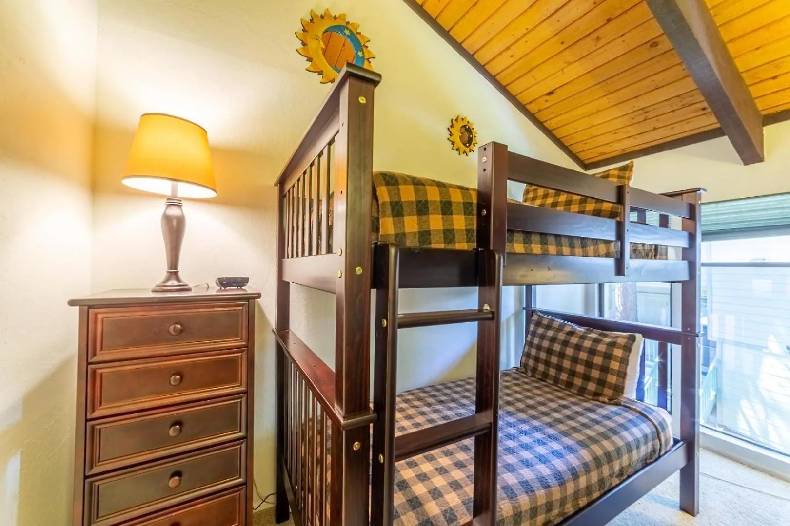#338 - Naturally Sunlit Condo With Pool, Jacuzzi, Sauna, & Game Room Mammoth Lakes 0*,  United States