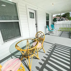 Cozy Stylish Chic Ybor, Dt Location Holiday home Tampa